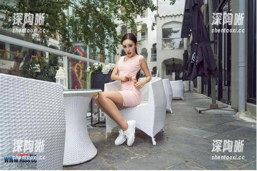 AISS爱丝(黄金版) - 亚美依逛街时的小秘密，图包下载谁都想要！