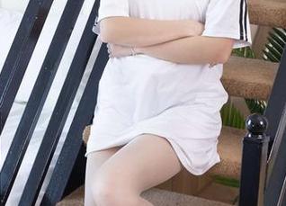 BoBoSocks袜啵啵 – 小甜豆的黑网袜在私拍中初看清丽，细看立刻让我魂销。