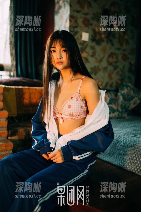 GIRLT果团网 - 美图和黑丝:莫雅琪又一次刷新了标准 GIRLT果团网 - 美图和黑丝:莫雅琪又一次刷新了标准