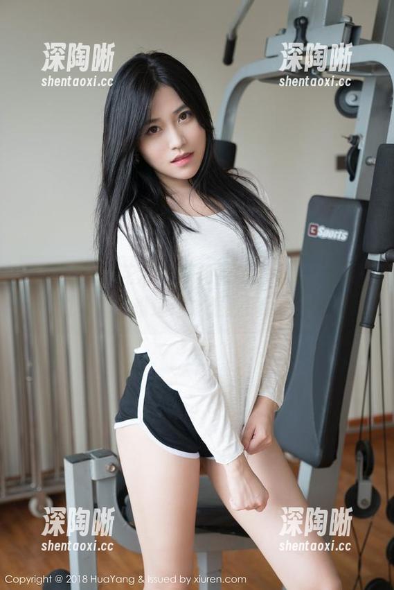 HuaYang花漾 - 短裙更新！可乐Vicky的写真，难道这才是我的心头好？
