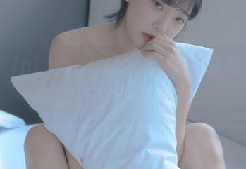 Kang Inkyung让水手服也满是福利，非得让我心海翻涌。