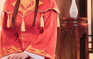Rioko凉凉子这一身圣诞麋鹿套装，将我的美图理念改成“驯鹿美图工作坊”-完全没问题！