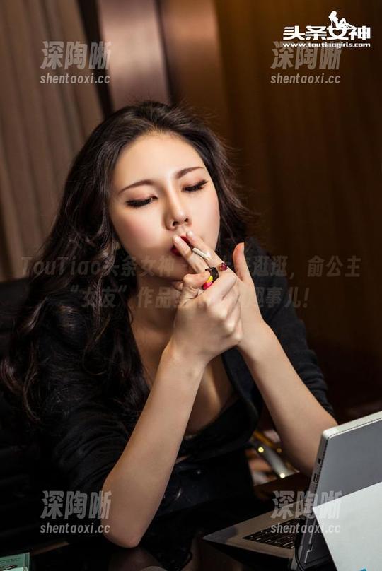 TouTiao头条女神 - 线上来逛逛，俞公主“女友”作品里藏着的趣事儿！