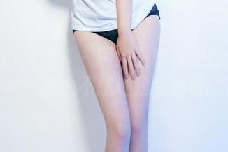 TuiGirl推女郎 – 嘿！王李丹尼的这一组眼镜写真，真心不想让我看里面的眼睛！
