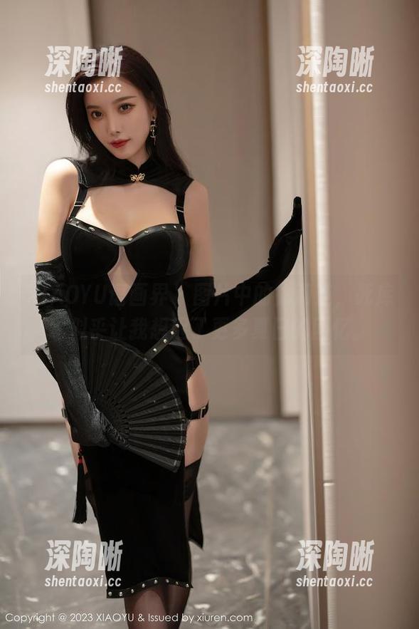 XIAOYU语画界 - 图片中的徐莉芝，死库水似乎让我想起了更多夏日的回忆。