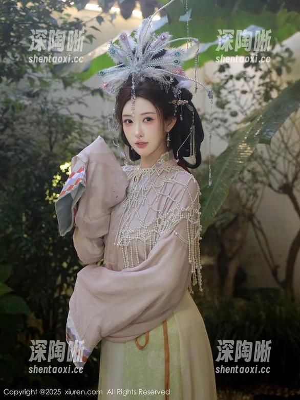 Xiuren秀人网 - 周jojobaby的女仆合集——无圣光，只有现实的姿态