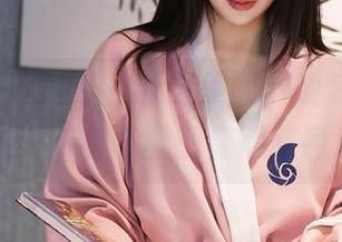 Xiuren秀人网 – 看这美图，晓梦may的丝袜让所有可能都变得有意思了