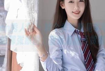 Xiuren秀人网 – 转个头就看见李可儿黑丝的那张原图，壁纸是抢手货啊！