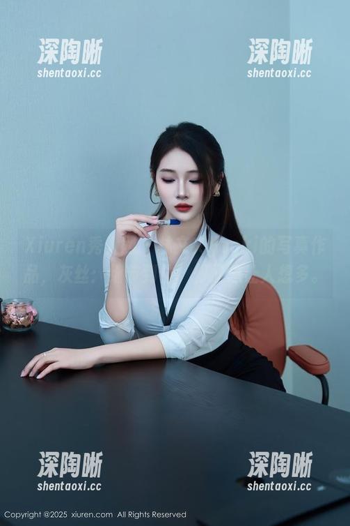 Xiuren秀人网 - 林文文yooki的写真作品，灰丝：细节到位，却又总让人想多。