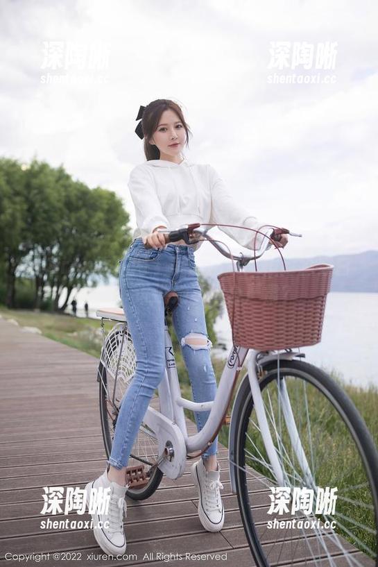 Xiuren秀人网 - 美图精选:桓淼淼穿白衬衫,谁说她不适合严肃? Xiuren秀人网 - 美图精选:桓淼淼穿白衬衫,谁说她不适合严肃?