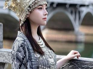 Xiuren秀人网 – 黄歆苑的图片：穿毛衣，她把“随意”演绎得太狠了