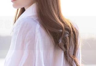 当你在家也想有一个Yebin(전예빈)的居家写真，真心问：这衣服哪里买的？