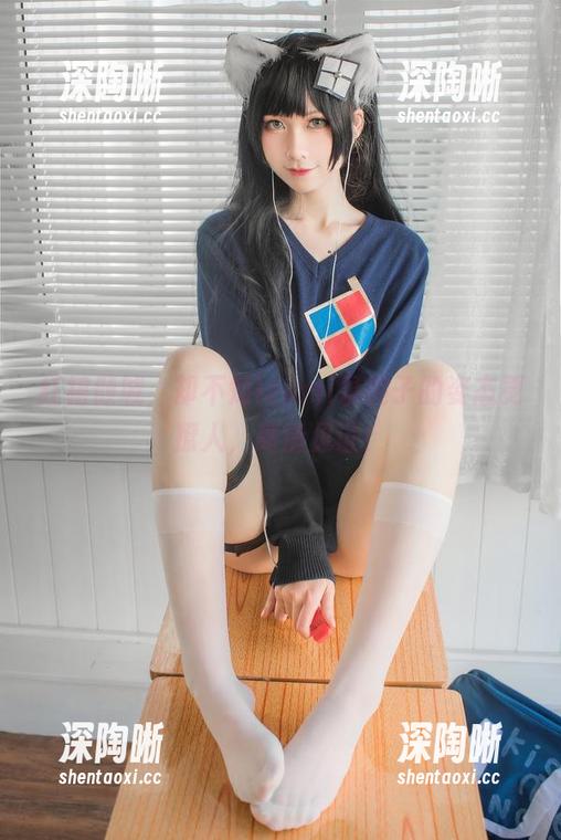 红裙倾城，却不知izumi泉桃子的姿态更撩人，高清见证！