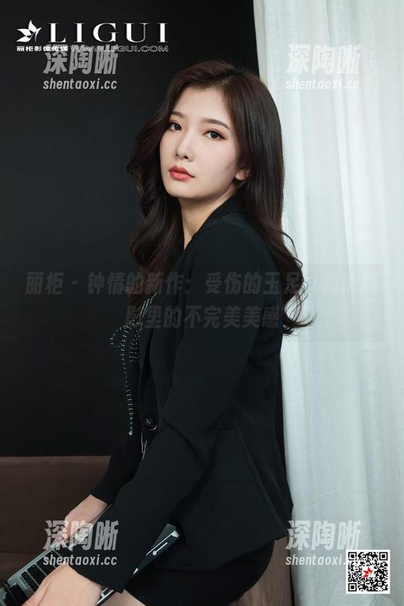 丽柜 - 钟情的新作:受伤的玉足,高清摄影里的不完美美感 丽柜 - 钟情的新作:受伤的玉足,高清摄影里的不完美美感
