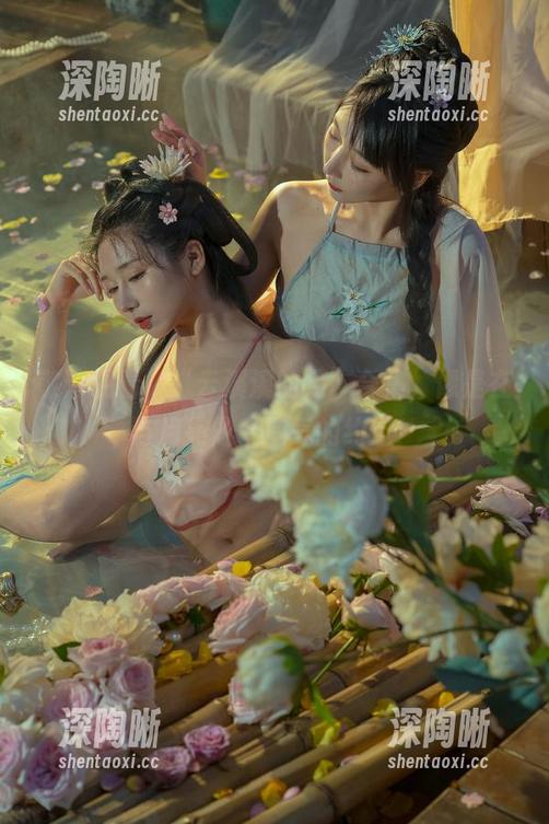 敬请观看，“云溪溪的月”合集，像是在与月亮做个淘气的约定！