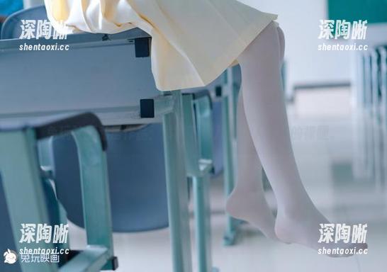 兔玩映画私房作品：黄昏下那几乎让人想抓的裸腿。