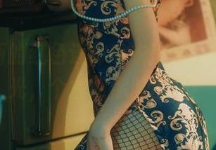 兔玩映画的红色连体毛衣出击，图包无圣光，个性如你般出众！