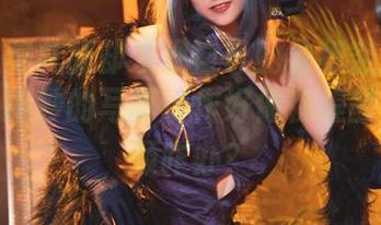 当你想穿礼服却发现自己的衣柜空空如也，冬马路纱的写真动作好像在提醒我：不顺咋办？