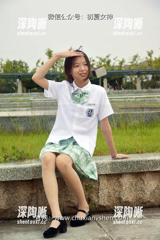 初夏女神 - 来看柒柒的最新创作,浸泡在蓝色妖姬的氛围里 初夏女神 - 来看柒柒的最新创作,浸泡在蓝色妖姬的氛围里