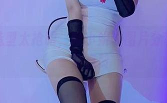 猫女造型太抢眼，啾小妍的图片分享值得一波点赞