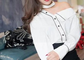 嗲囡囡 – 林煊煊游泳池的美图大赏：这身泳衣好像在水里会自己游？