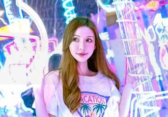 嗲囡囡 – 诗诗kiki的美脚图包，踢掉一切烦恼和绝望！