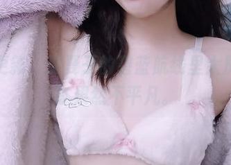 图包更新，夏夏子的碧蓝航线里大凤的姿态果然不平凡。