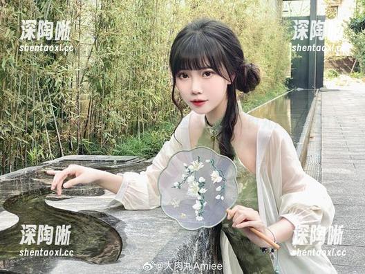专门为图包更新而生的校服时光机,大肉丸Amiee让你不期而遇的校园氛围! 专门为图包更新而生的校服时光机,大肉丸Amiee让你不期而遇的校园氛围!