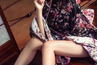 头条女神 – 高韩菲的线上写真，夏天这场戏可别太当真哦