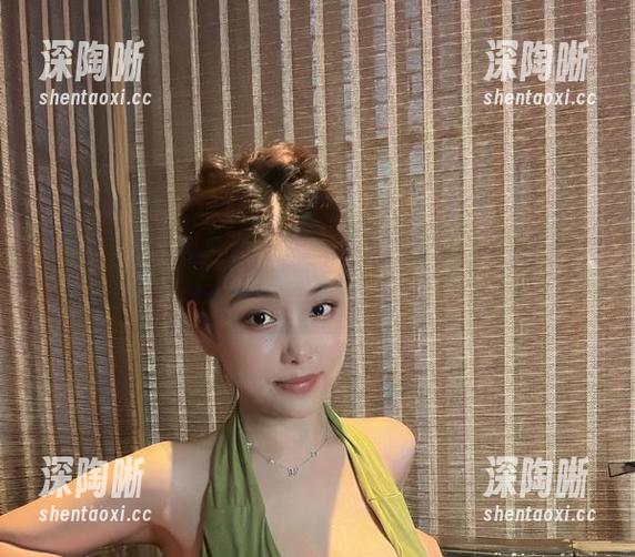 微密圈 - 奶雯黑色比基尼合集：小心，受不了无圣光的诱惑哦！