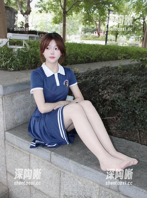 小众视觉 - 思思姐的短裙合集，全网盘都不想下线了，感觉要中毒了...