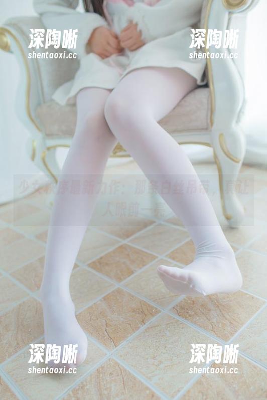 少女秩序最新力作：那条白丝吊带，真让人眼前一亮