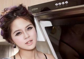 尤物馆 – 信不信Rebecca_吴颖茵的体操服，高清库一发，让我欲罢不能？