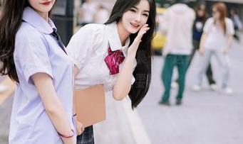尤蜜荟 – 不柠bling的白裙写真合集——这裙子是冰淇淋的颜色吗？哇，我要吃！