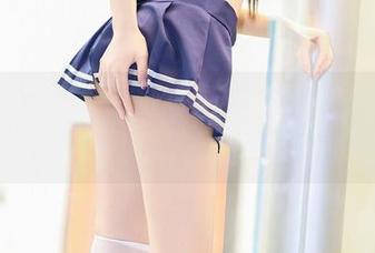 尤蜜荟 – 允尔全集写真，礼服与我对视，她竟然没我想象中那么高冷