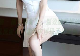 尤蜜荟 – 随手的背影，别致的尤妮丝Egg私房甜心，脑海中浮现无尽遐想。