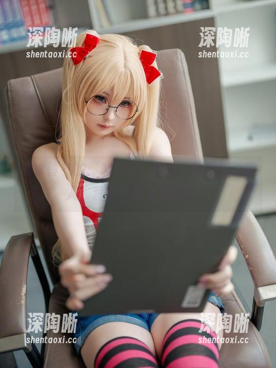 幼水铃衣的“Miku”系列，原图光彩照人，套图更是让我醉了。