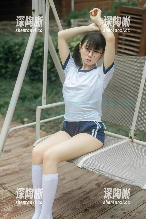 两个校园风、一个幼水铃衣，写真上的双人校服橱窗开启中〜