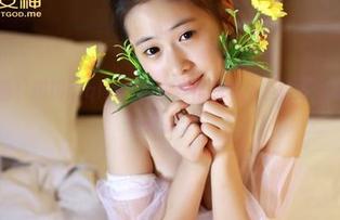 推女神 – 看！琪琪qlql这次的白丝作品集，轻松成为你新一天的好奇点子。