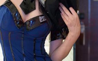 推女郎 – 瑜伽也疯狂，胡允儿的独特姿势让你想试试……原图下载，快来get！