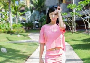 推女郎 – 赵惟依短裤图包，完美得让我不敢想象，别忘了分享哦