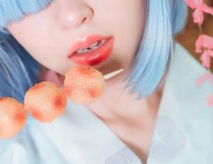 晕崽Zz终于更新，抹胸小白兔，动人的才不是它的衣服嘛！