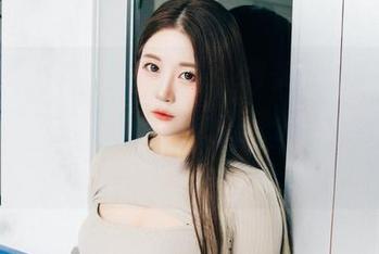 从‘秀发’到‘飞贼’，普美Bomi(보미)在Bimilstory的美图里随便玩发型，图集一览无遗！