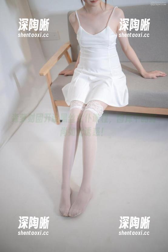 森萝财团开设黑丝女仆课程，图库中的时尚如此诱惑！
