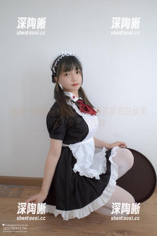 私拍一族的福音：森萝财团和那双白丝美足少女了不得哟