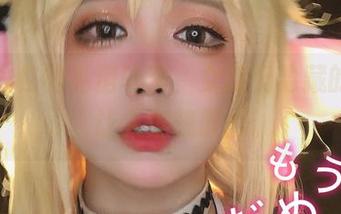 椒妮佐仁的私房写真，女孩们隐藏的锐气，让人浮想联翩。