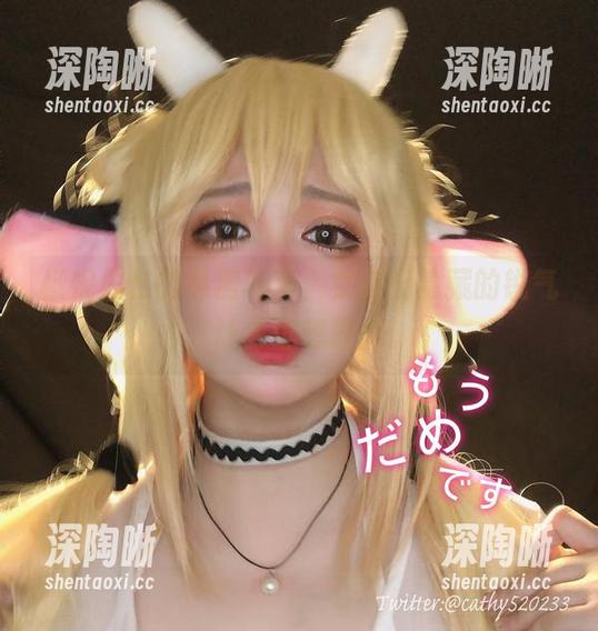 椒妮佐仁的私房写真，女孩们隐藏的锐气，让人浮想联翩。