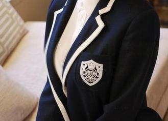 模范学院 – 白裙大胆入围！徐微微mia精选写真一览无遗
