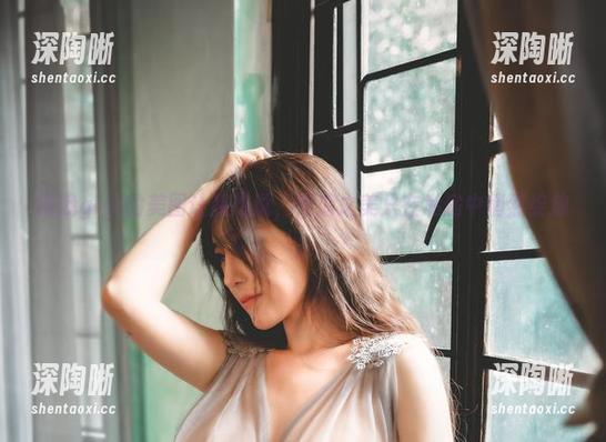樱晚gigi的美图让我想说,惊鸿之美只在私房中悄然绽放。 樱晚gigi的美图让我想说,惊鸿之美只在私房中悄然绽放。