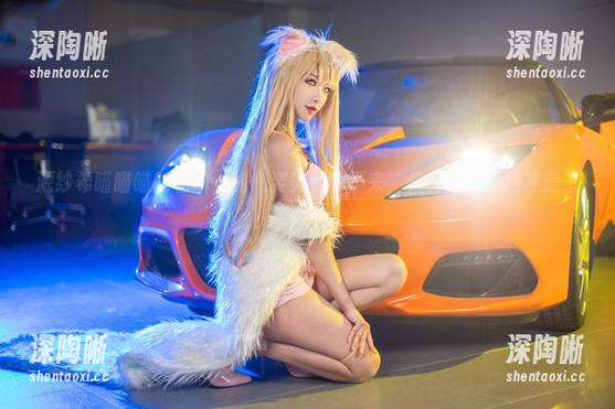 源纱希喵喵喵的私拍：瑜伽姿势我学不来，只有下地打滚才是王道！